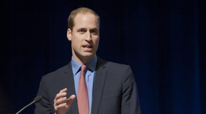 Происшествия: Вертолет принца Уильяма едва не столкнулся с дроном