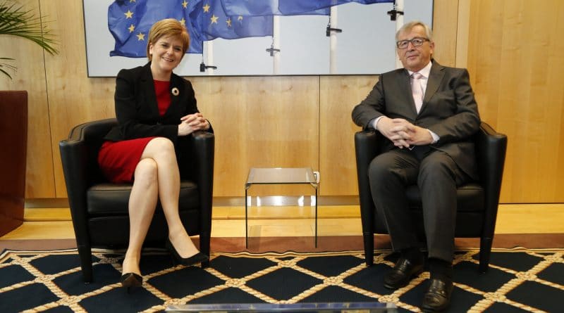 Закон и право: В случае выхода из состава Великобритании, Шотландия не останется в ЕС и НАТО