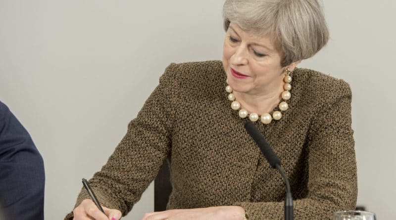 Неуплата 50 миллиардов: ЕС угрожает Британии иском 22032017 Закон и право: Неуплата 50 миллиардов: ЕС угрожает Британии иском