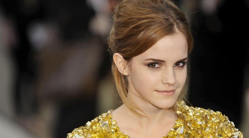 Эмма Уотсон снялась для Vanity Fair полуобнаженной, что вызвало неоднозначную реакцию у фанатов 01032017 Знаменитости: Эмма Уотсон снялась для Vanity Fair полуобнаженной, что вызвало неоднозначную реакцию у фанатов