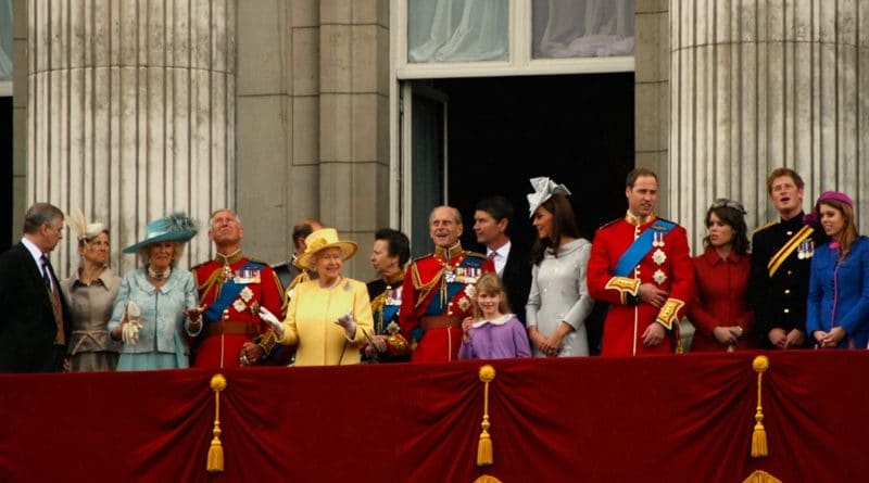 Комиссия из нескольких членов Парламента решила удвоить доходы королевской семьи 02032017 Политика: Комиссия из нескольких членов Парламента решила удвоить доходы королевской семьи