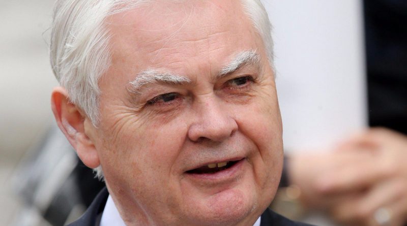 Бывший канцлер: Гербовый сбор "тормозит" рынок недвижимости 07032017 Бизнес и финансы: Бывший канцлер: Гербовый сбор "тормозит" рынок недвижимости