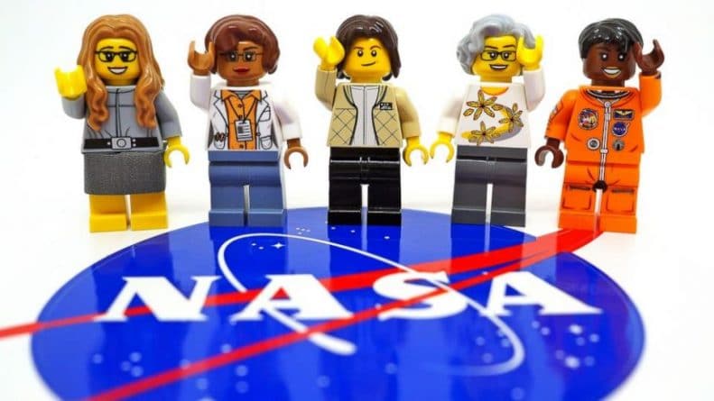 Общество: Компания Lego создаст коллекцию фигурок "Женщины NASA"