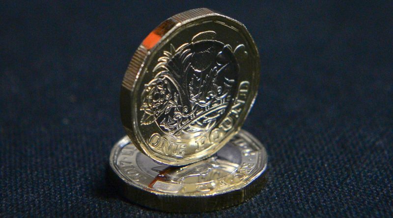 Новая монета номиналом £1 разрывает карманы 26032017 Бизнес и финансы: Новая монета номиналом £1 разрывает карманы