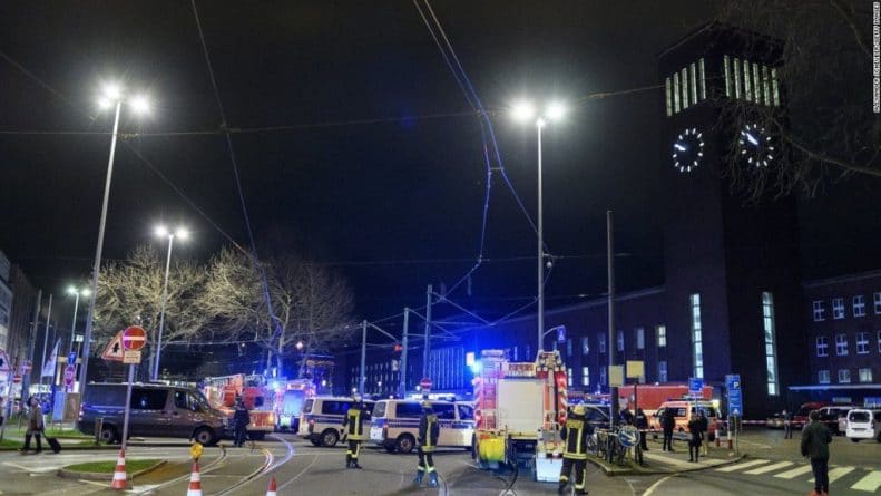 Происшествия: Пять человек ранено во время бойни на железнодорожной станции Дюссельдорфа