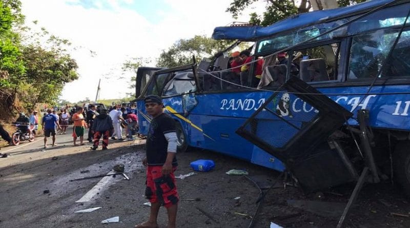 В мире: На Гаити 38 человек погибло после того, как автобус ворвался в толпу прохожих
