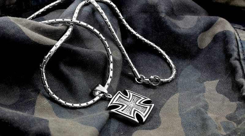 Общество: Рабочим Еврозоны могут запретить носить религиозные символы на работе