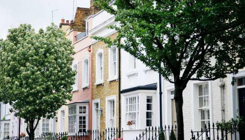 Недвижимость: Жилье в Великобритании подешевело впервые с июня 2015 года