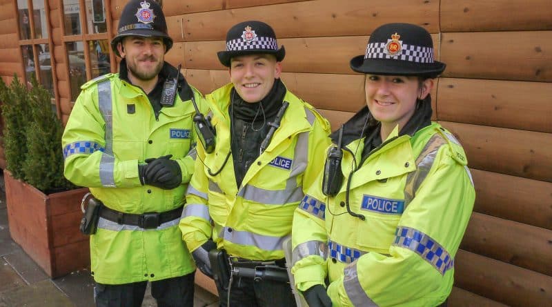 Форма мужчин и женщин полицейских будет унифицирована ради трансгендеров 01042017 Общество: Форма мужчин и женщин полицейских будет унифицирована ради трансгендеров