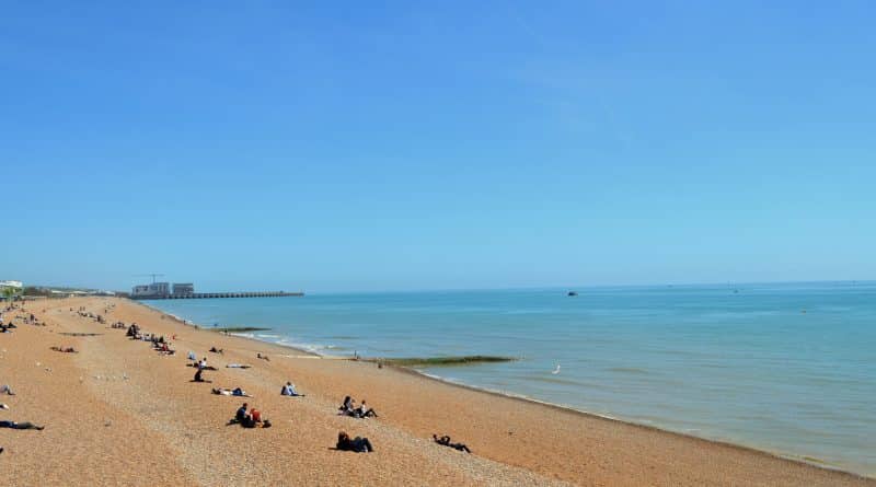 Погода: Погода в воскресенье. Солнечно и жарко