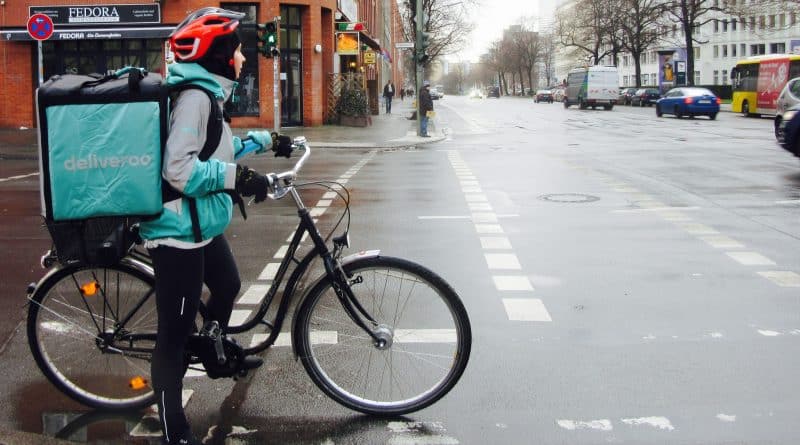 Компанию Deliveroo обвинили в создании “словаря терминов” чтобы не называть курьеров сотрудниками 06042017 Бизнес и финансы: Компанию Deliveroo обвинили в создании “словаря терминов” чтобы не называть курьеров сотрудниками