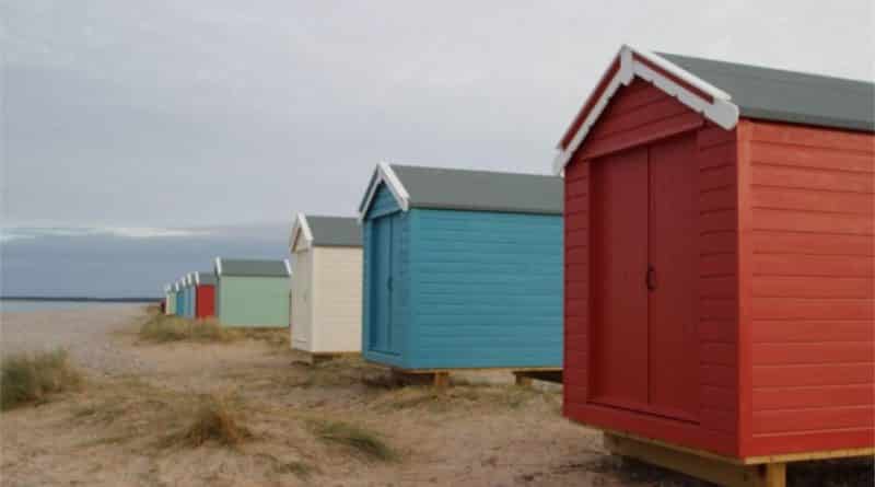 Недвижимость: Крохотные пляжные домики на побережье Шотландии продаются за 25 тысяч фунтов