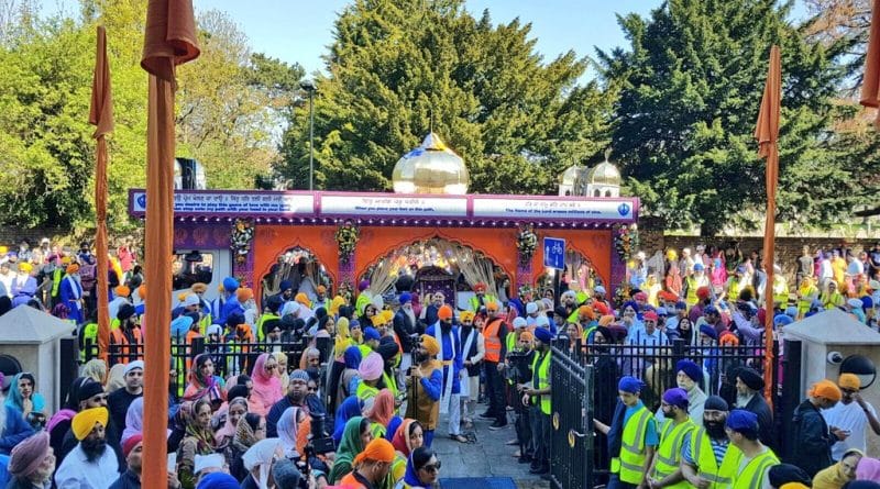 Общество: Тысячи лондонцев собрались на улицах города чтобы отметить праздник Вайсакхи