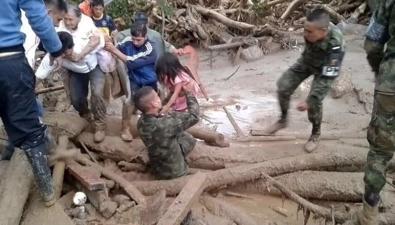 Происшествия: Наводнения в Колумбии: свыше 100 человек погибло