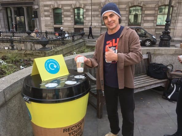 Общество: В Лондоне установят огромные кофейные стаканы, чтобы избавиться от маленьких