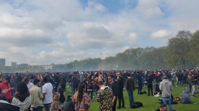 Общество: Во время демонстрации в поддержку каннабиса арестовали 12 человек