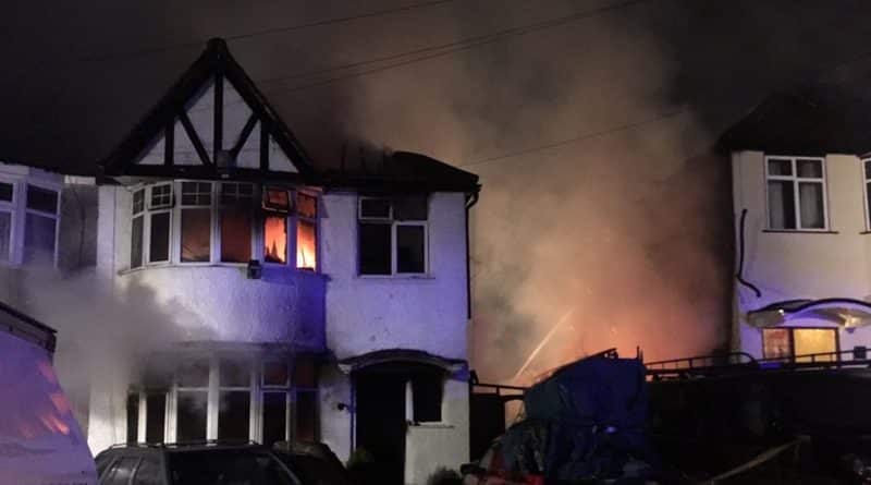 В северном Лондоне дом полностью сгорел из-за гриля 11042017 Происшествия: В северном Лондоне дом полностью сгорел из-за гриля