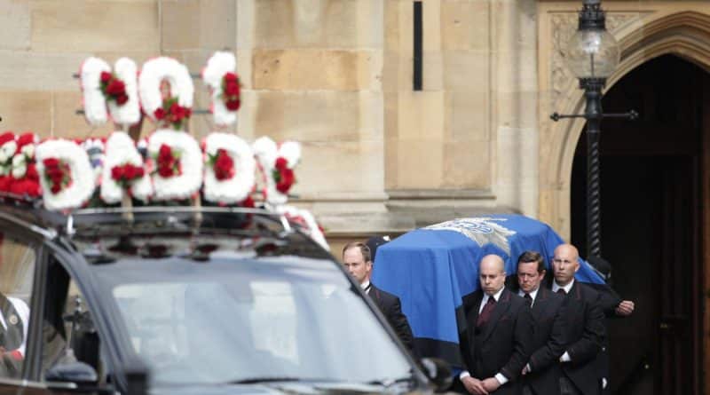 Общество: Прошли торжественные похороны полицейского Кита Палмера