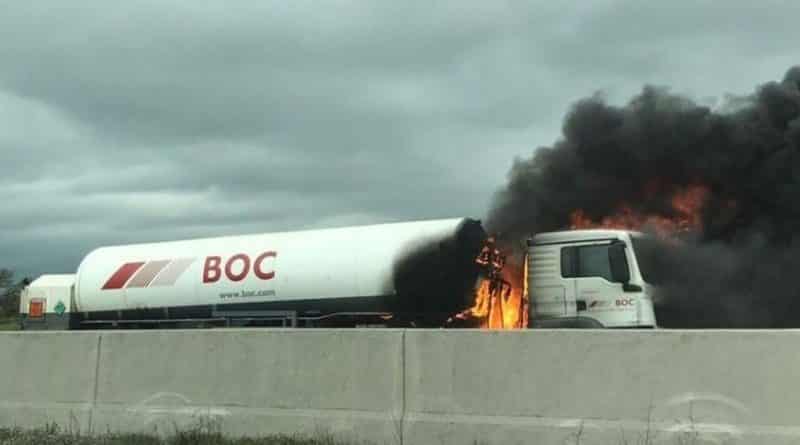 Происшествия: На трассе М4 ожидаются серьезные пробки из-за аварии автоцистерны