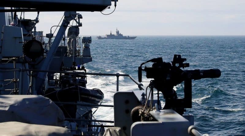 Британский фрегат сопроводил российские крейсеры в Ла-Манше 16042017 Происшествия: Британский фрегат сопроводил российские крейсеры в Ла-Манше