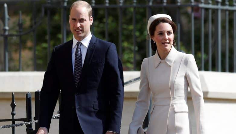 Досуг: Принц Уильям и Кейт Мидлтон с королевой посетили пасхальные богослужения