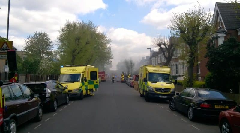 Трое полицейских и вооруженный мужчина ранены во время взрыва в Finsbury Park 19042017 Происшествия: Трое полицейских и вооруженный мужчина ранены во время взрыва в Finsbury Park