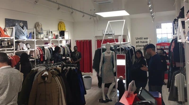 Женщина потратила 1 600 фунтов в двух благотворительных магазинах в Crouch End 08042017 Общество: Женщина потратила 1 600 фунтов в двух благотворительных магазинах в Crouch End