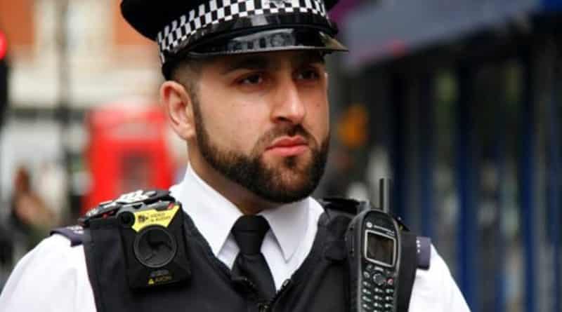 Общество: Полицейские в Hackney начали носить нательные камеры