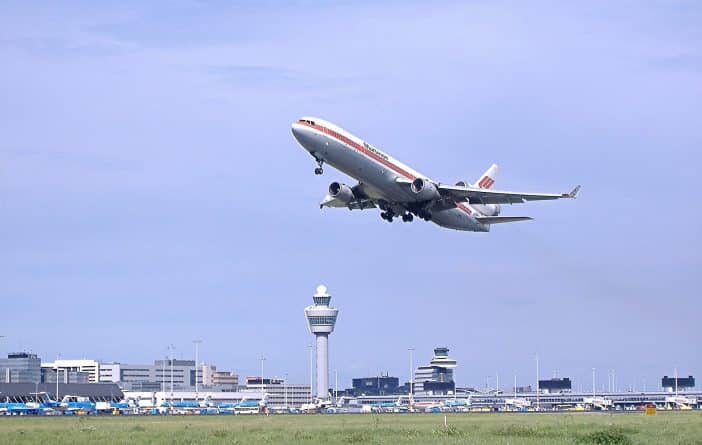 Бизнес и финансы: Британские авиалинии отказываются выплачивать клиентам законные компенсации