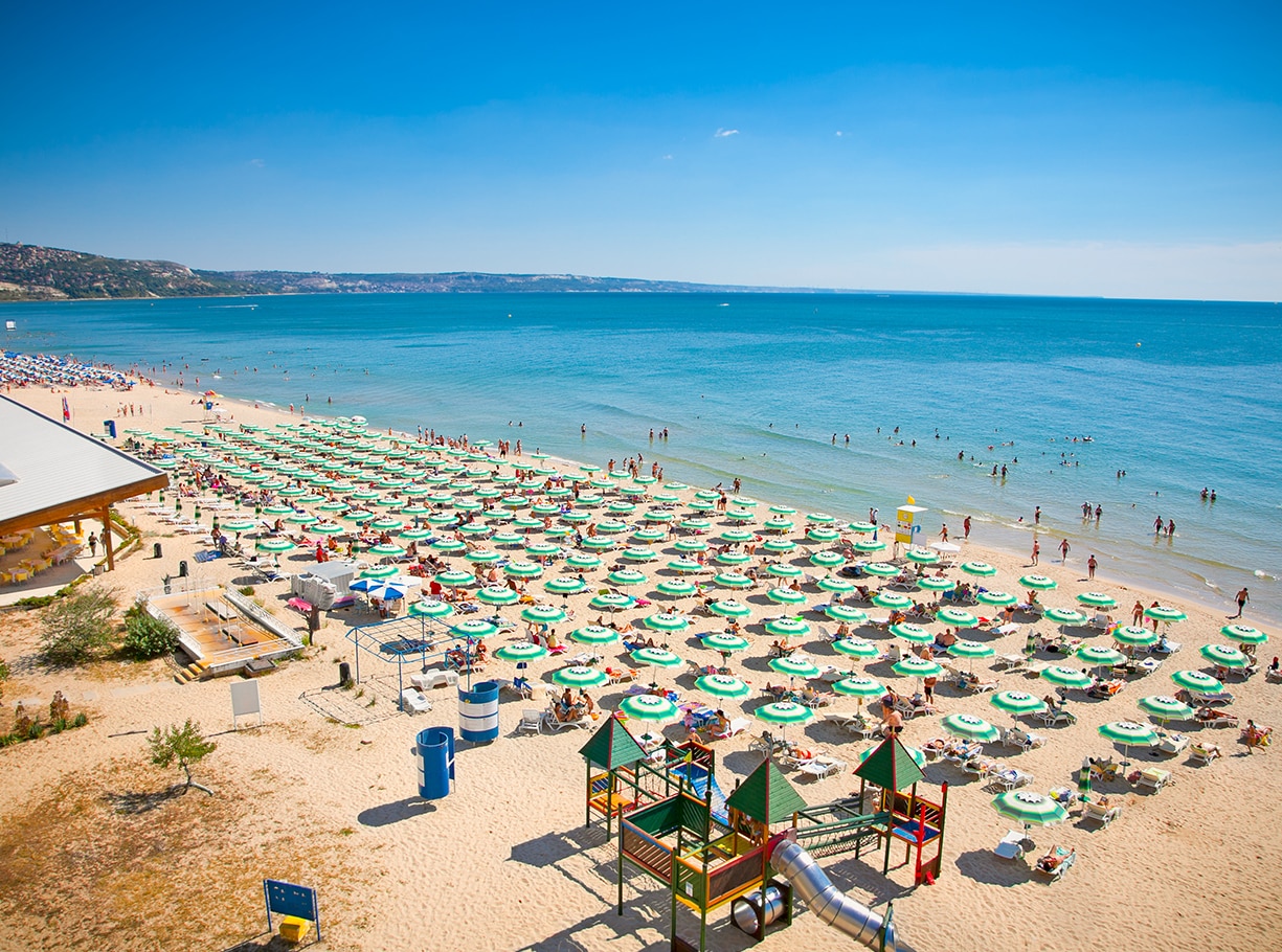 Болгария и Португалия могут стать отличными местами для отдыха британских туристов (фото)