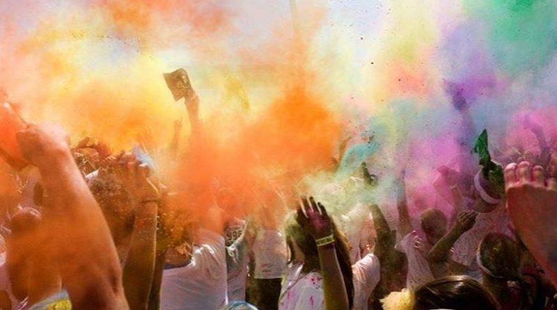 Досуг: The Color Run возвращается в июне с маскотом-единорогом и красками холи