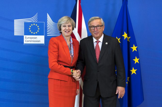 Политика: ЕС "интриговал" против Британии