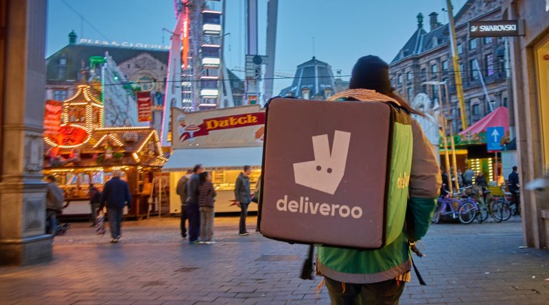 Бизнес и финансы: Deliveroo вынудили изменить условия работы для курьеров