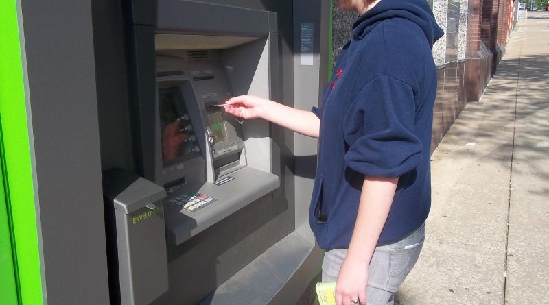 Отдыхающие часто сталкиваются с проблемой использования карт за рубежом 31052017 Путешествия: Отдыхающие часто сталкиваются с проблемой использования карт за рубежом