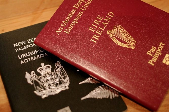 Общество: Все больше британцев пытаются получить ирландские паспорта