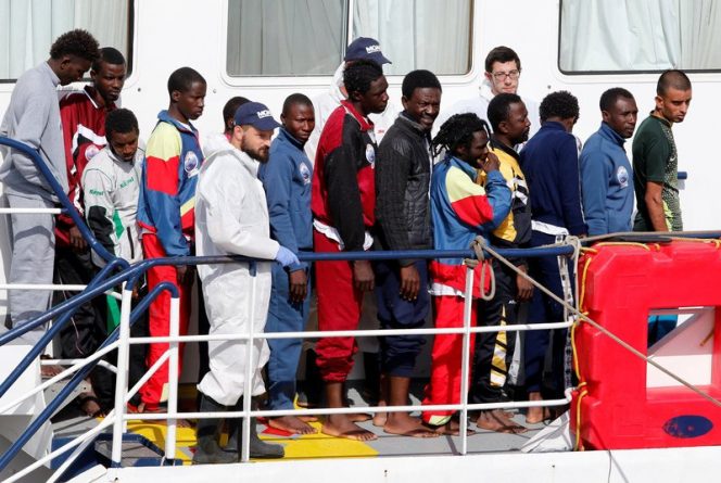 В мире: В Средиземном море были спасены 3000 мигрантов