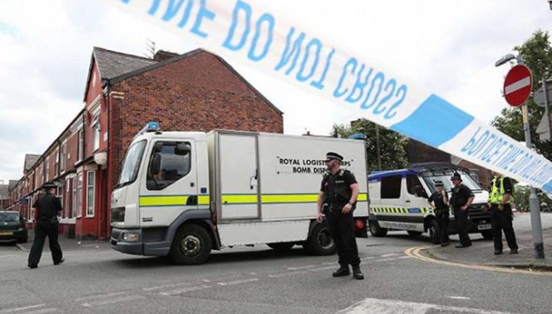 Общество: Хирурга, который спасал жертв атаки в Манчестере, назвали «террористом»