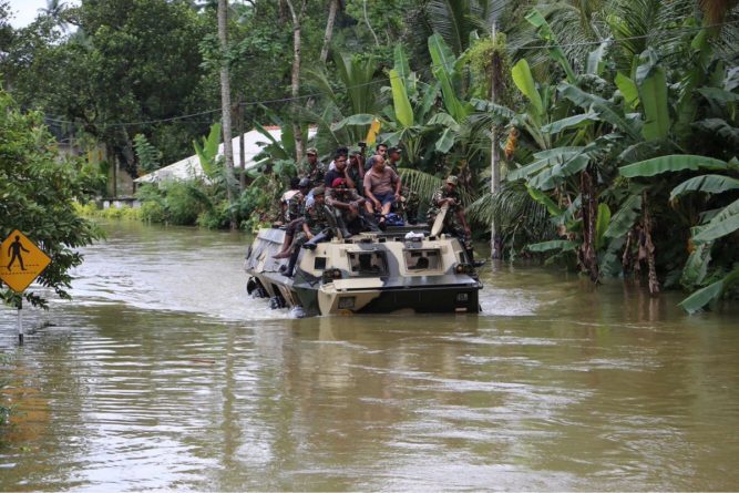 В мире: В результате оползней и наводнений на острове Шри Ланка погибли 165 человек