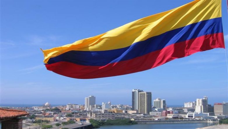 В мире: В Колумбии затонул корабль с туристами