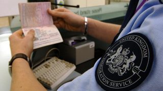 Колонки: Обновленные иммиграционные правила для граждан ЕС