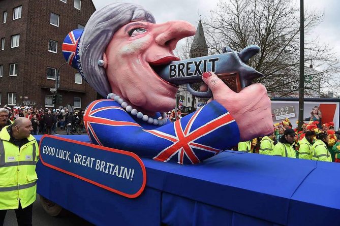 Политика: Мэй гарантирует британцам выгодный Brexit