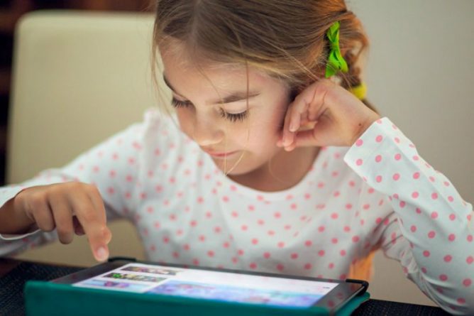 Технологии: Facebook разрабатывает мессенджер для детей