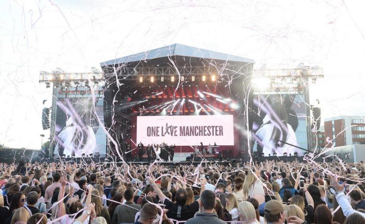 Общество: Благотворительный концерт в Манчестере собрал более £2 млн