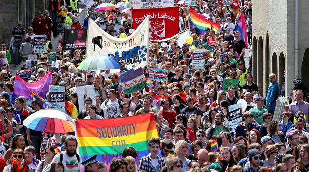 Общество: Тысячи шотландцев принимают участие в национальном ЛГБТ-фестивале