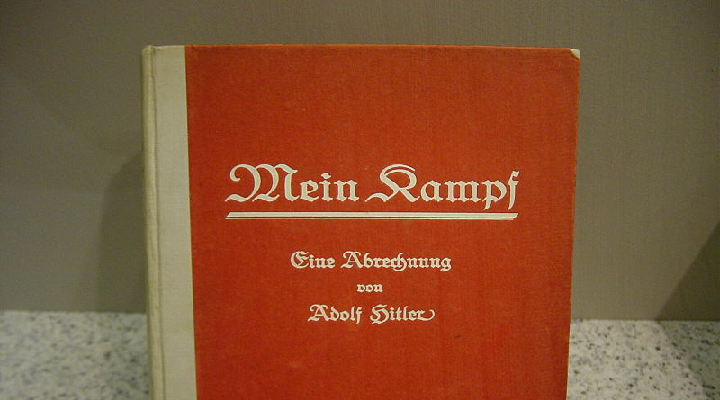 Общество: Подписанная лично Гитлером копия Mein Kampf ушла с молотка за рекордную сумму