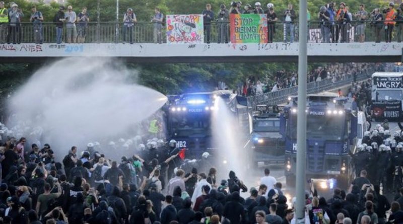 В мире: Что творится в Гамбурге (видео)