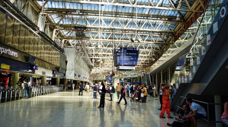 На станции «Ватерлоо» творится хаос 24072017 Путешествия: На станции «Ватерлоо» творится хаос