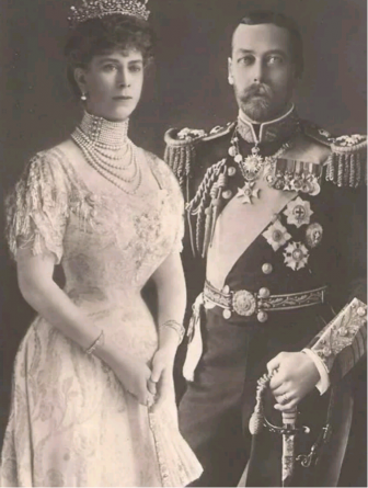 Сто лет назад королевская семья сменила фамилию на Виндзор
