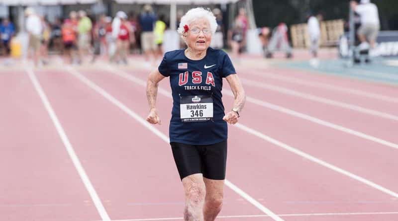 Без рубрики: Столетняя старушка побила рекорд в забеге на 100 метров