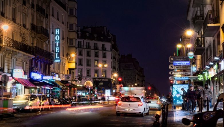 В мире: Во Франции запретят бензиновые автомобили